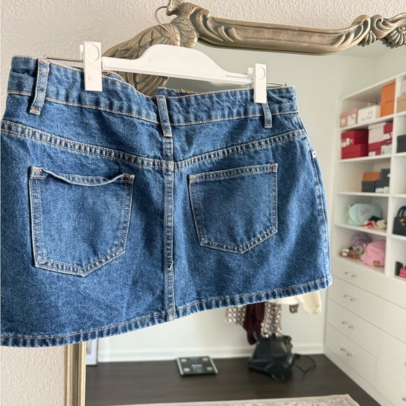 NWTS Edikted Spencer Low Rise Denim Micro Skirt Medium - Picture 4 of 6